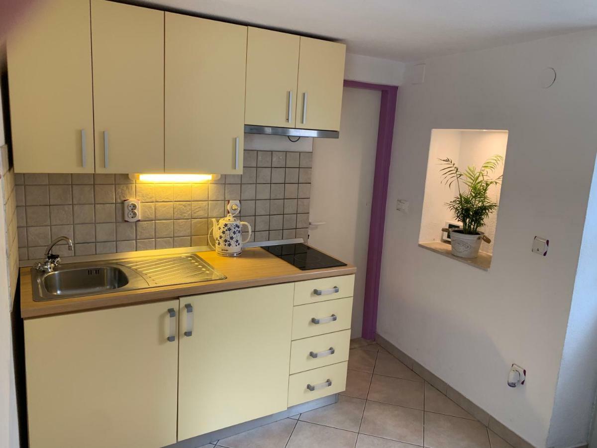 Ivica Apartment *